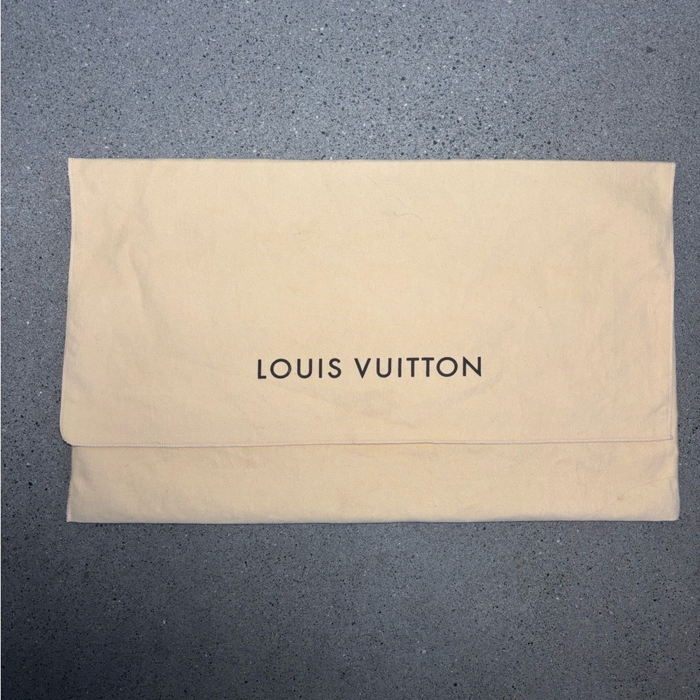 Louis Vuitton medium Tan Dust Bag
